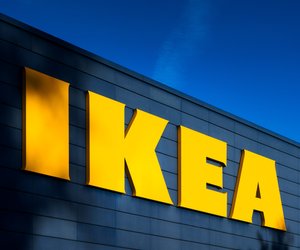 Geniale Idee: Mit diesem IKEA-Produkt nervt dich deine Glastür nicht mehr