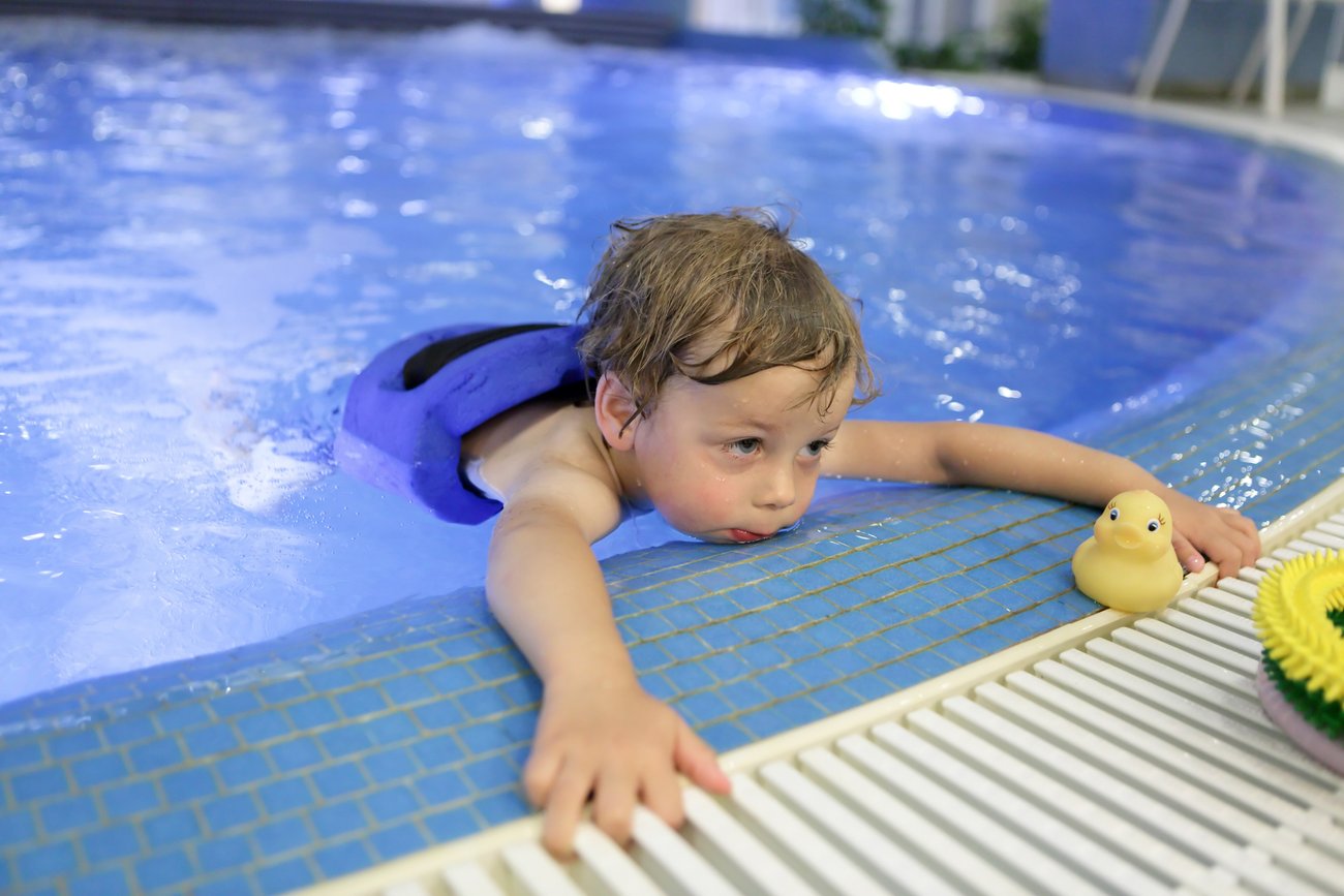 Darf man Kinder im Schwimmbad alleine lassen? Darf man Kinder im Schwimmbad alleine lassen?