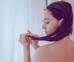 Shampoo mit Silikon: Ist es wirklich so schlecht für deine Haare?