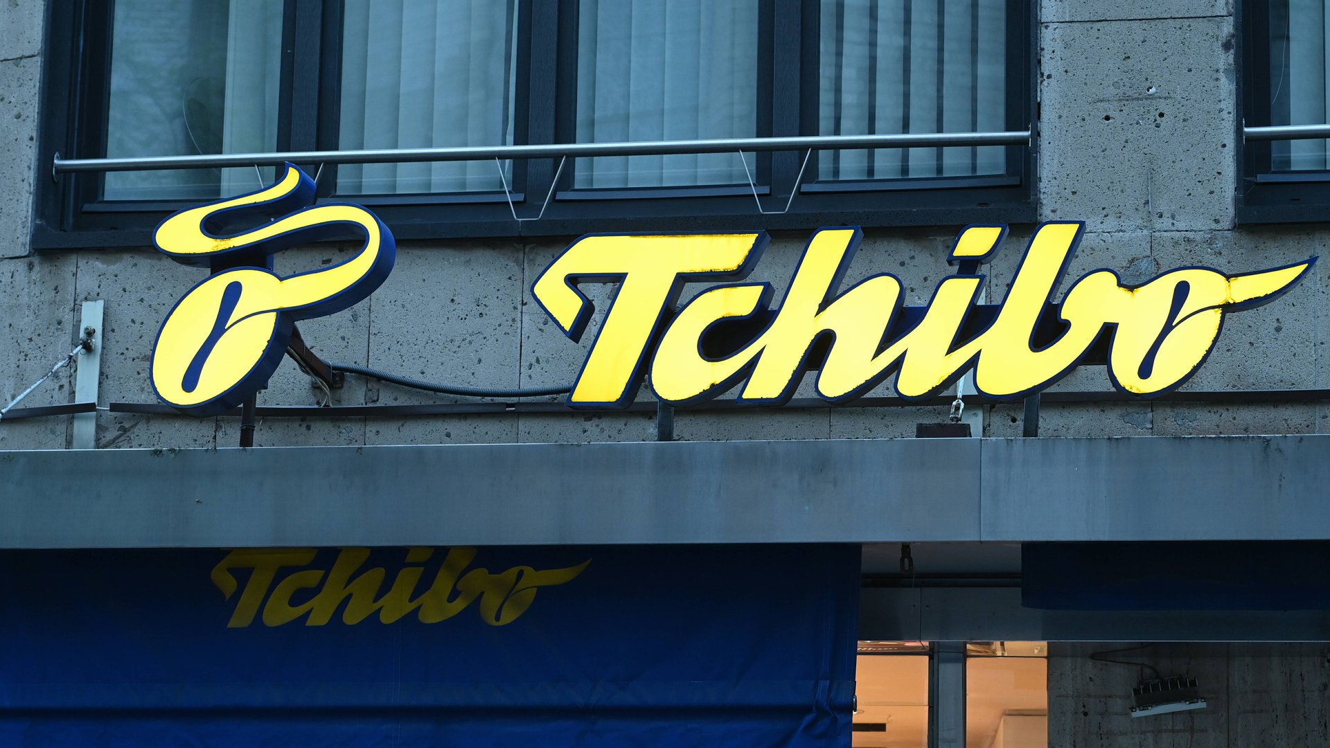 Bei-Tchibo-entdeckt-Die-10-Euro-Thermostrumpfhose-mit-der-du-warm-durch-den-Winter-kommst