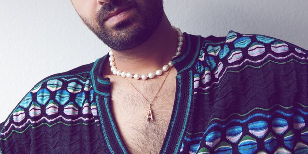 Arya Shirazi: „Ich musste mich erst mal vor mir selbst outen“