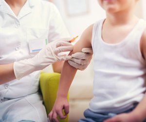 Reiseimpfungen für Kinder: Alle nötigen Impfungen nach Alter
