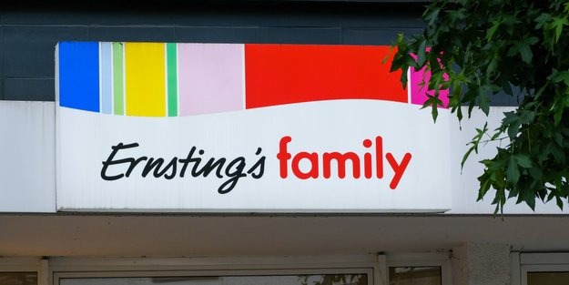Winterzauber für dein Sofa: Die festliche Kissenhülle von Ernsting's family im Trend