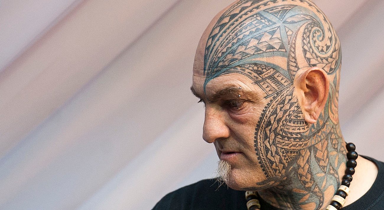 Snger Mit Tattoo Im Gesicht