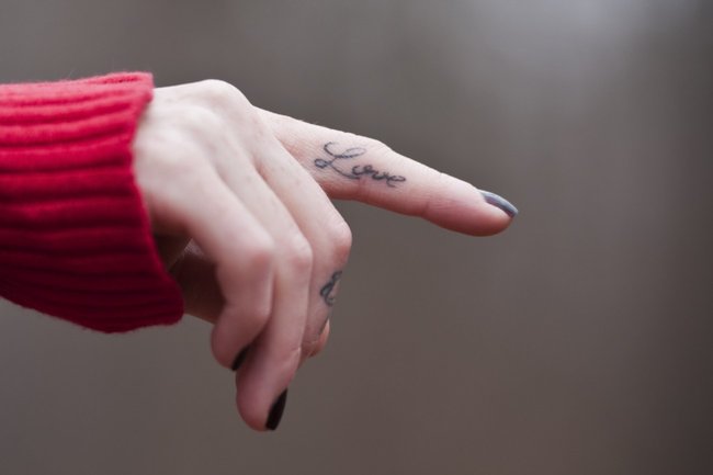 Finger-Tattoo