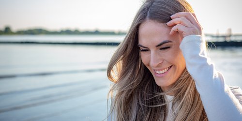 Makelloser Look: Diese Bestseller‑Foundation sorgt für einen seidig‑matten Teint