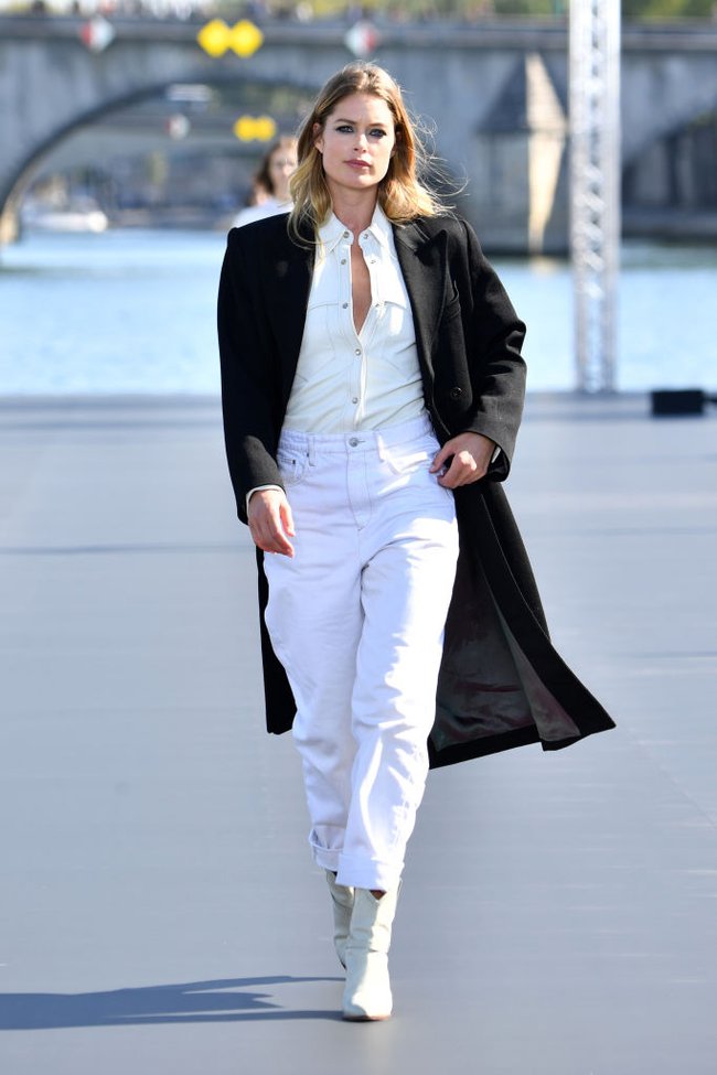 Le Defile L'Oreal Paris : Runway - Paris Fashion Week Womenswear Spring/Summer 2019
