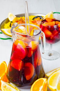 So kannst Du Sangria selber machen! So kannst Du Sangria selber machen!