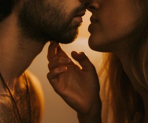 Tantra Sex: Das steckt hinter der spirituellen Form des Liebesspiels