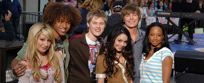 „High School Musical“ Stars heute: So sehen Gabriella & Co. jetzt aus