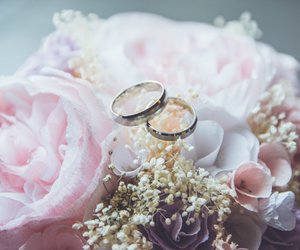 Kronjuwelenhochzeit: Bedeutung und Geschenke zum 75. Hochzeitstag