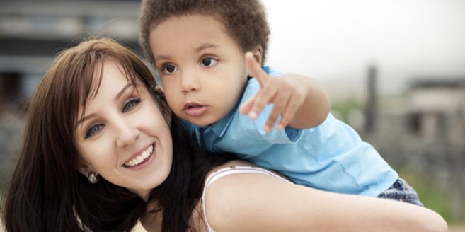 Eine Adoption im Ausland kann eine gute Alternative sein. Eine Adoption im Ausland kann eine gute Alternative sein.