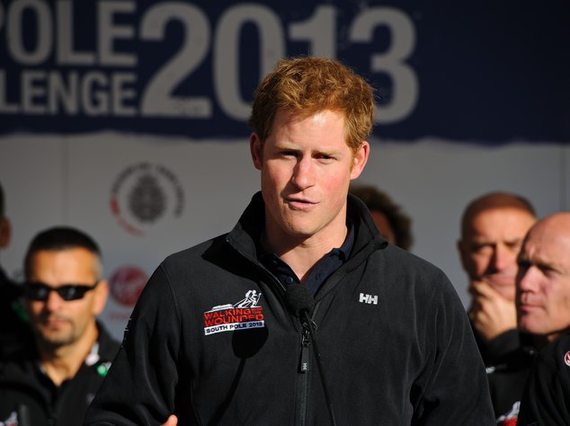 Prinz Harry bei seiner Verabschiedung in London Prinz Harry bei seiner Verabschiedung in London