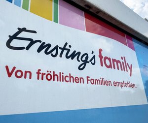 Perfekt gestylt für den Tag am See: Schnapp dir die schicke Strandtasche von Ernsting's family