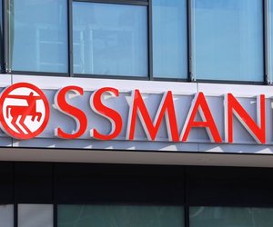 Glänzendes gepflegtes Haar zum kleinen Preis mit dem 2 Euro Serum von Rossmann
