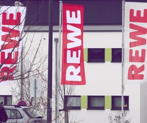 Rückruf bei Rewe: Plastikteile in beliebtem „Beste Wahl“-Produkt!