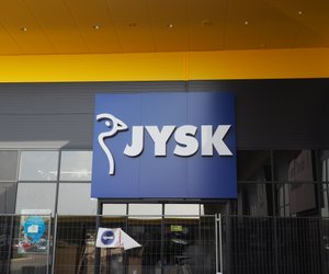 Alle sind verrückt danach: Das angesagte Zierkissen von Jysk in Grau und Beige