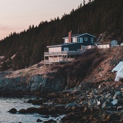 Ein unheimliches Haus: Dieser düstere Thriller von Tess Gerritsen ist ein Muss