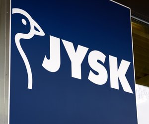 Balkonliebling: Das beliebte Outdoor-Regal von Jysk ist ein echtes Must-have