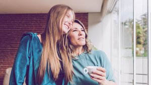 Vergiss Blumen und Schokolade! Darüber freuen sich Mamas zum Muttertag wirklich