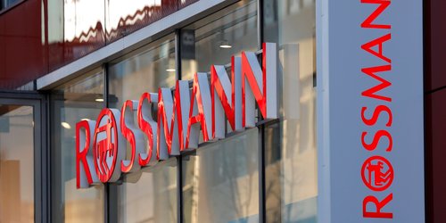 Unter dem Concealer solltest du dieses tolle Rossmann-Produkt für 4 Euro benutzen