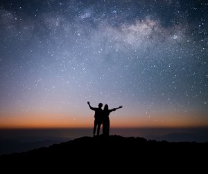 5 Sternzeichen haben im Juli eine Begegnung, die alles verändert