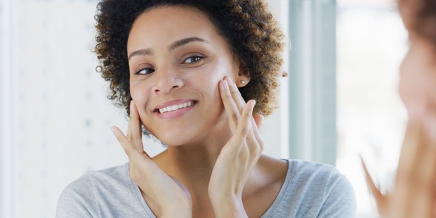 Von Beauty-Ikone aus den USA empfohlen: Warum jetzt alle auf dieses Gesichtspeeling schwören