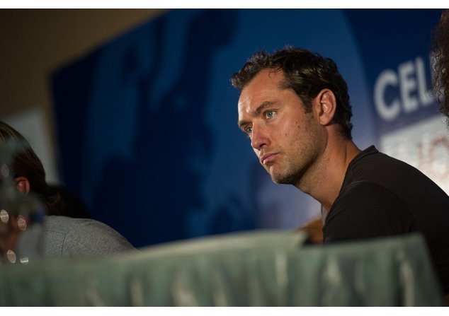 Jude Law hat vom Ruhm die Nase voll Jude Law hat vom Ruhm die Nase voll