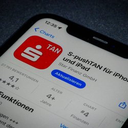 Sparkasse S-PushTAN-App auf neues Handy übertragen: So geht's