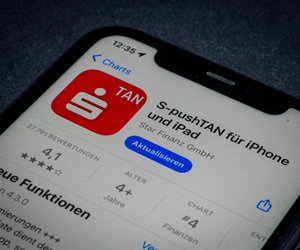 Sparkasse S-PushTAN-App auf neues Handy übertragen: So geht's