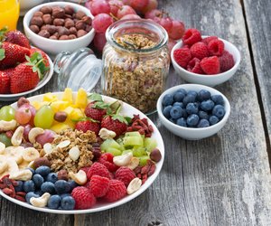 6 gesunde Snacks für abends mit wenig Kalorien