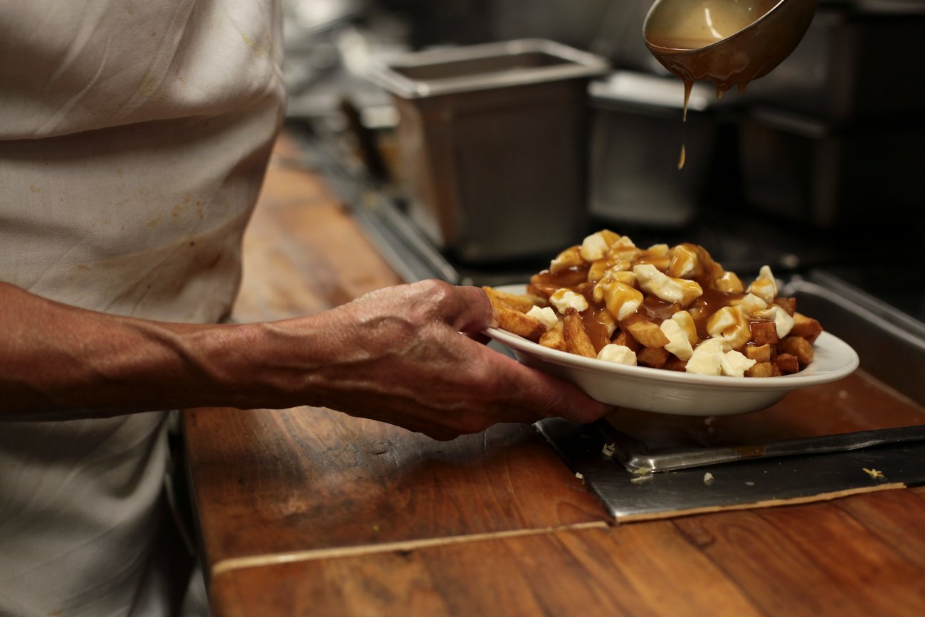 Poutine Mit Pommes Poutine-Rezept für Pommes mit Bratensoße