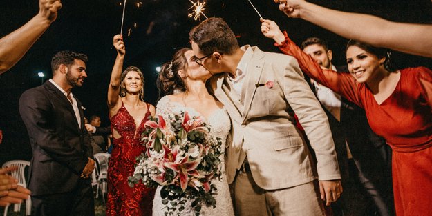 Feuerhochzeit: Geschenke und Bräuche zum 38. Hochzeitstag