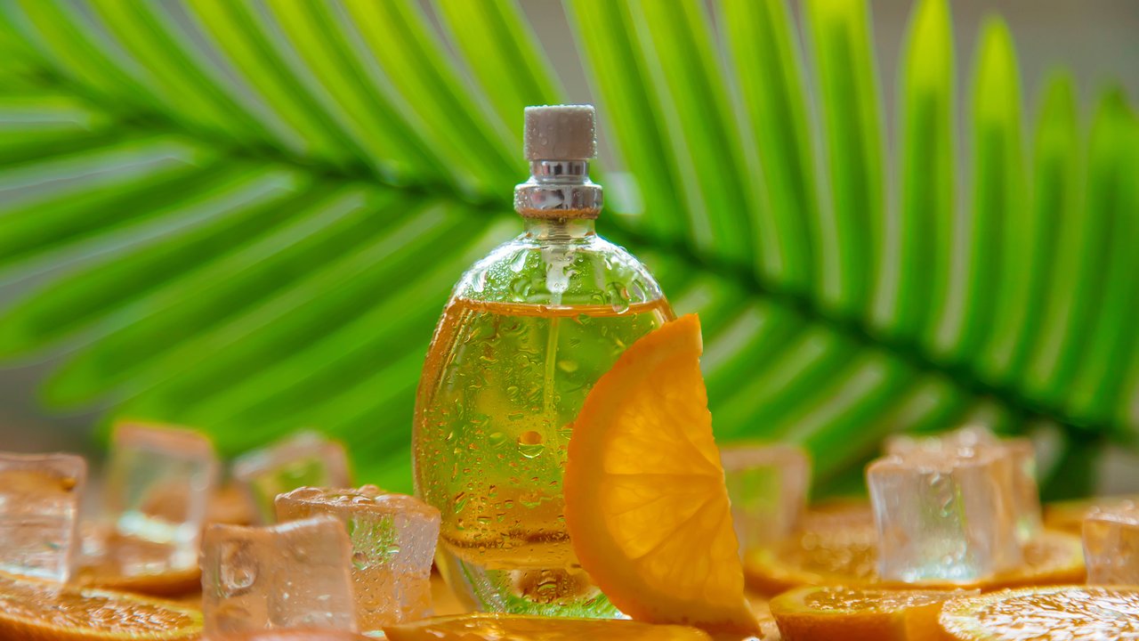 Dieses süß-pudrige Orangen-Parfum duftet wie ein Sommertag im blühenden Garten.