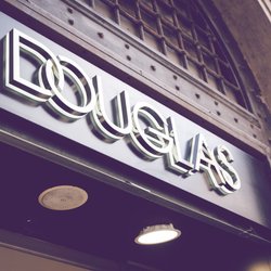 Top 10: Das sind die aktuell beliebtesten Parfums bei Douglas (und fast alle im Sale!)