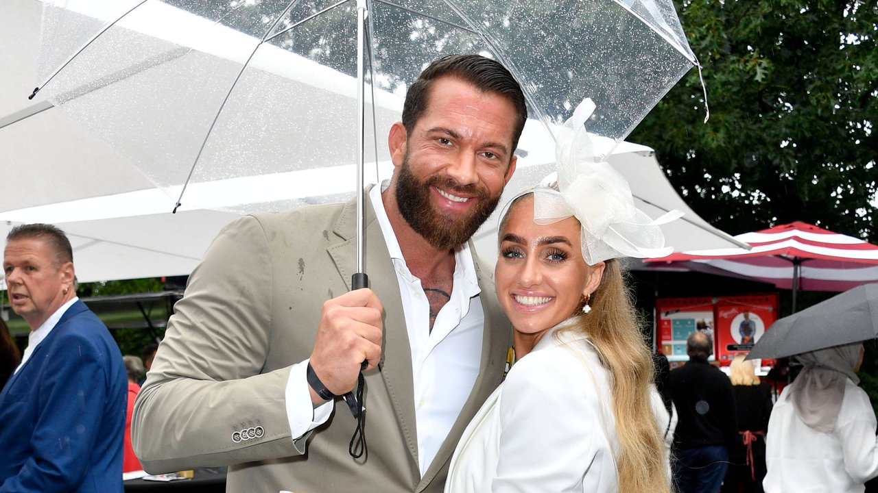 Oliver Sanne und Jil Rock beim „Audi Ascot Renntag“ 2024.