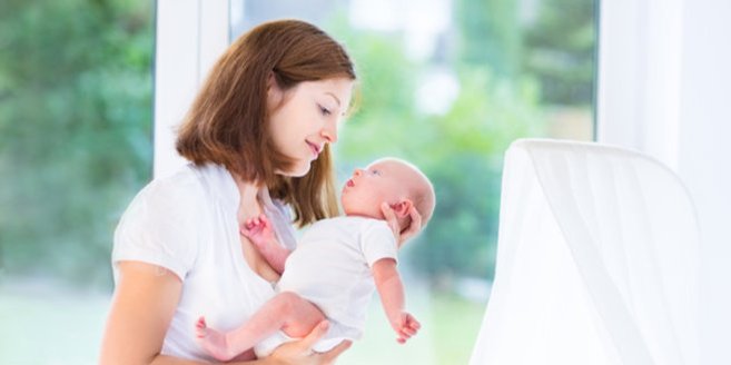 Wochenbett: Mutter mit Baby Wochenbett: Mutter mit Baby