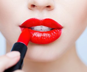 Beauty-Trick: Weissere Zähne dank der richtigen Lippenstiftfarbe