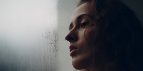 Ein Gewitter zieht auf: Auf 5 Sternzeichen kommt im Juni Unheil zu