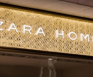 Diese Blumentischdecke von Zara Home lieben wir im Frühling