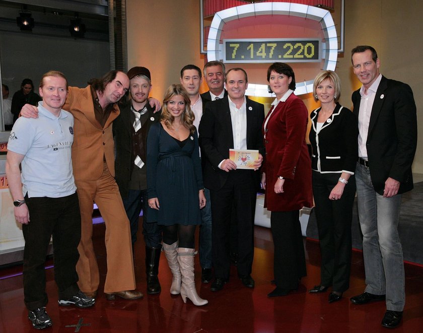 Joey Kelly, Guildo Horn, Ross Antony, Susan Sideropoulos, Joachim Llambi, Wolfram Kons, Anke Schaeferkordt, Ilka Essmueller und Henry Maske beim RTL Spendenmarathon 2008 