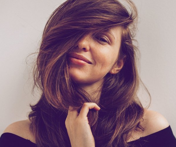 Shampoo mit Silikon: Ist es wirklich so schlecht für deine Haare?