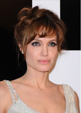 Angelina Jolie will sich von Fleisch nicht mehr trennen Angelina Jolie will sich von Fleisch nicht mehr trennen