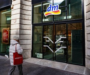 Beauty-Geheimtipp: Alle lieben diese 4 Euro Mascara von essence für Wimpern mit extra Volumen