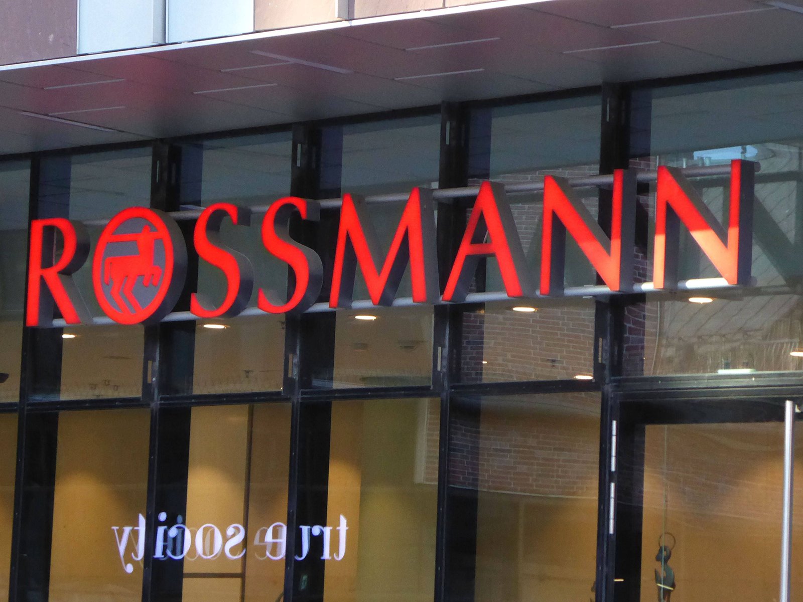 3 winzige Sex Toys von Rossmann, die du in den Urlaub mitnehmen kannst