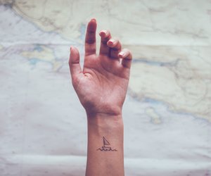 Wellen-Tattoo: Bedeutung und wunderschöne Motive zur Inspiration