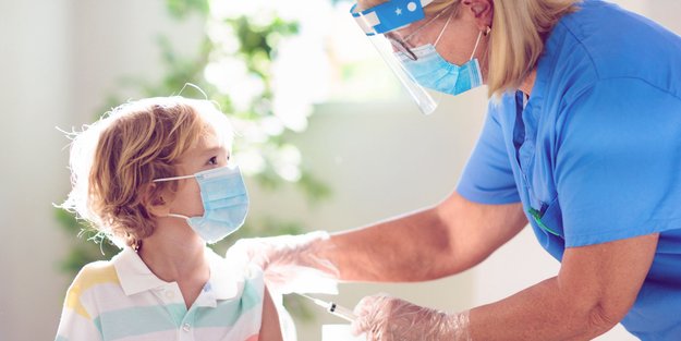 Moderna jetzt auch für Kinder: EMA ändert Empfehlung für Impfung!