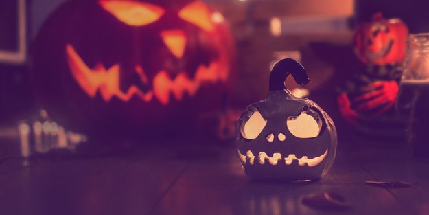 12 gruselige Halloween-Spiele für Erwachsene und Kinder!