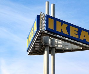 Mit diesem Ikea-DIY erschaffst du ein schönes Sideboard in Pastellgelb