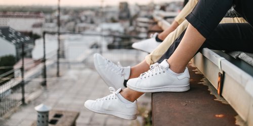 Trend-Sneaker für unter 25 Euro – darum ist der Puma Smash V2 L ein Must-have